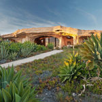 Dick Clark’s Flinstones Inspired Home in Malibu #design #architecture #arquitectura #fotografia