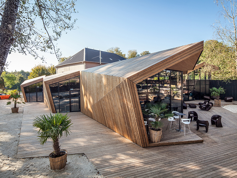 Boos Beach Club, Metaform architects, Luxemburgo. Inspirado en el origami